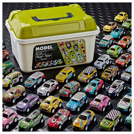 RESORAKI AUTKA WYŚCIGOWE SAMOCHODZIKI Z NAPĘDEM METALOWE AUTA 70SZT KUFEREK